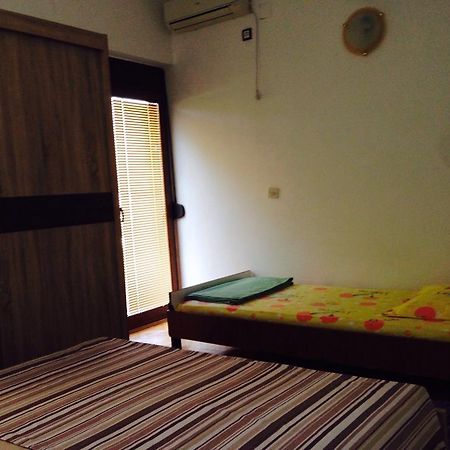 Apartments Svorcan Budva Kamer foto